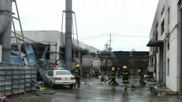 昆山爆炸事故已致65人死亡,疑因粉塵爆炸引發(02/08/2014)