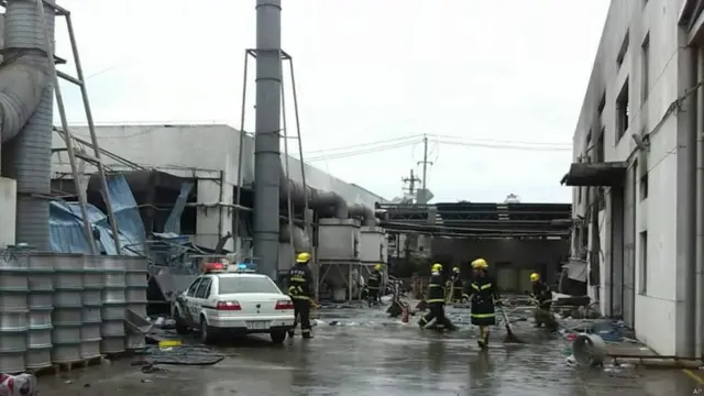 中国江苏省昆山市一家台资企业星期六（8月2日）上午发生工厂爆炸。官方确认，事故现场共有264人。截止下午3时，共有68人遇难，其中现场死亡44人，抢救途中24人死亡。
