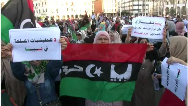 شهدت طرابلس مظاهرات أخيرا تطالب بالقضاء على الميليشيات.