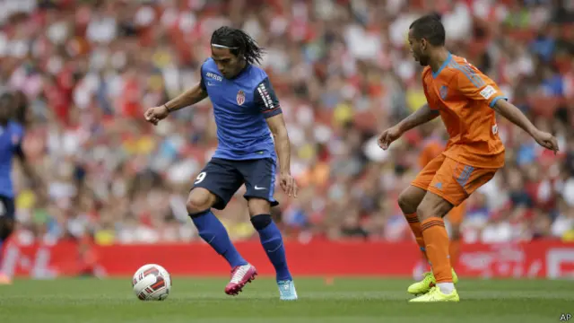 Al delantero colombiano se le ha estado vinculando insistentemente con el Real Madrid.