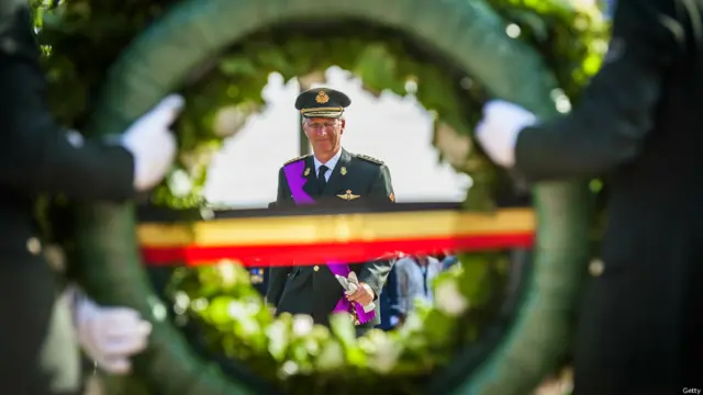 بیلجیئم کے بادشاہ نے بھی ایک یادگاری تقریب میں شرکت کی اور ہلاک ہونے والوں کو خراج ِ تحسین پیش کیا۔