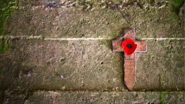 پہلی جنگِ عظیم کے اختتام پر برطانیہ دیوالیہ ہونے والا تھا۔اس کی وجہ جنگ میں آنے والے اخراجات تھے جیسے کہ ستمبر 1918 میں ایک دن 24 گھنٹے کے دوران چلنے والی گولیوں کی لاگت تب چار ملین پاؤنڈ آئی۔