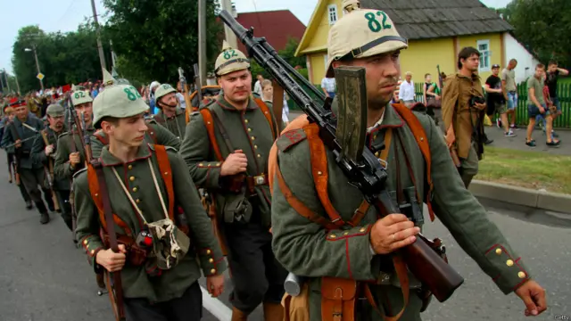 بیلاروس میں بھی لوگوں نے مرنے والے فوجیوں کی یاد میں جلوس نکالا۔