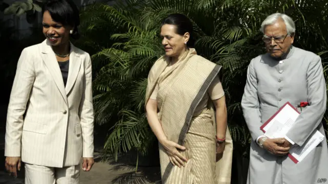 कॉन्डोलिसा राइस, सोनिया गाँधी, नटवर सिंह (फाइल फोटो)