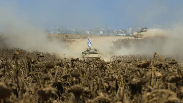 تانک‌های اسرائیل بعد از انجام ماموریت به اسرائیل باز می‌گردند