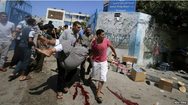 在几乎长达30天的以色列军队对加沙的进攻造成了1800多巴勒斯坦人丧生