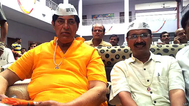 प्रवीण कुमार, अरविंद केजरीवाल के साथ