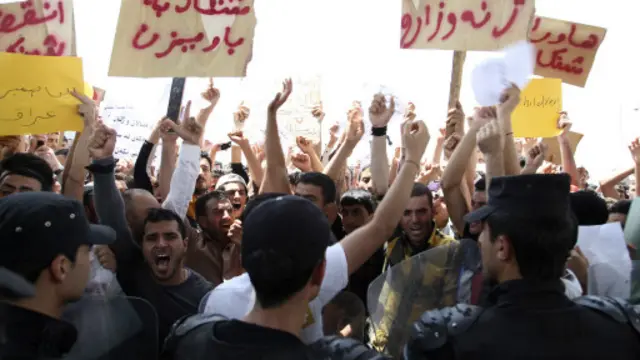 أبناء طائفة الأيزيدية يتظاهرون في أربيل احتجاجا على الدولة الإسلامية.