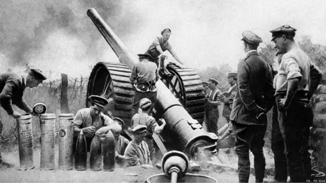 பிரிட்டிஷ் பீரங்கிப் படையினர் மோதலில் 