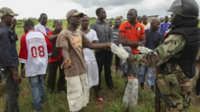 مبارزه با ایبولا