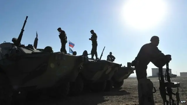 مانورهای نظامی روسیه به نشانه قدرت‌نمایی این کشور در قبال بحران اوکراین تلقی می‌شود