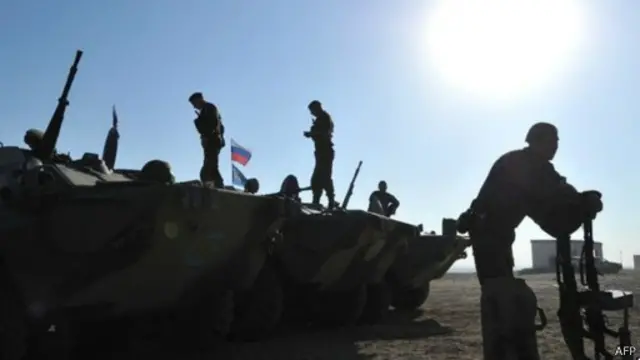 有100多架飞机参加俄罗斯在乌克兰边境地区的军演。