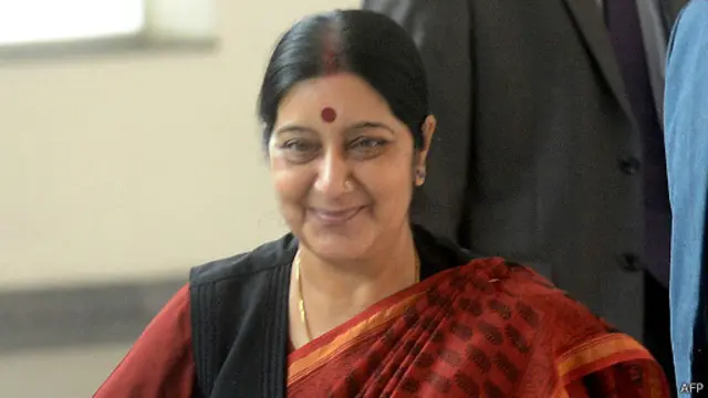 سششما سوارج ہیں جنہوں نےایک مرتبہ کہا تھا کہ اگر سونیا گاندھی وزیر اعظم بن گئیں تو وہ اپنا سر منڈوا لیں گی