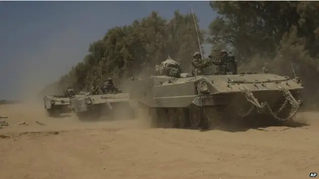 تقول إسرائيل إن أحد أهداف العملية العسكرية ضد غزة هدم "أنفاق هجومية" بين القطاع والأراضي الإسرائيلية.