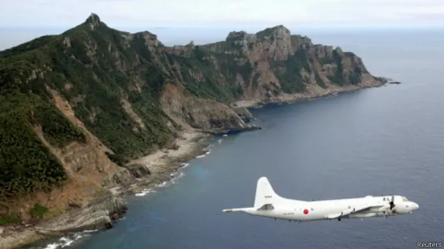 日本新的防卫白皮书指责中国设定包括东海钓鱼岛（日称尖阁诸岛）上空在内的防空识别区