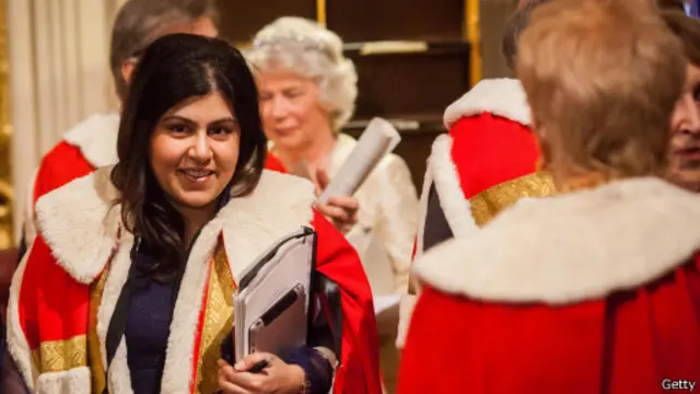 بارونس سعیده وارثی یکی از پنج دختر یک خانواده مهاجر پاکستانی است