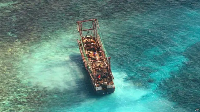  ධීවර ට්‍රෝලර් යාත්‍රාවක් 