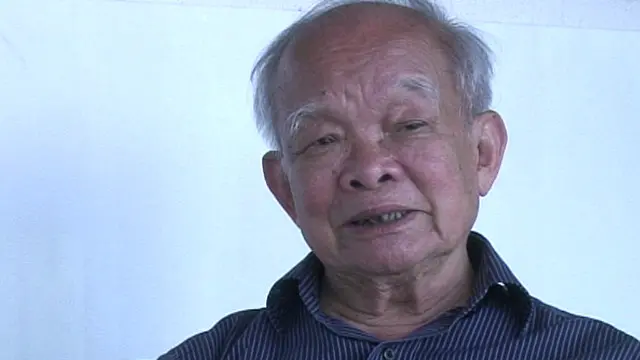 Nhà văn Nguyên Ngọc ký đại diện cho 45 văn sỹ