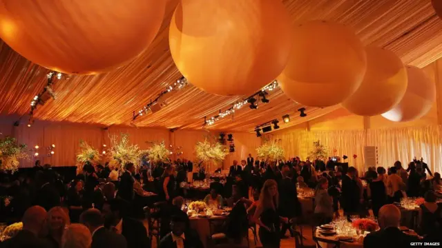 Les hôtes étaient conviés dans un bâtiment construit pour l’occasion