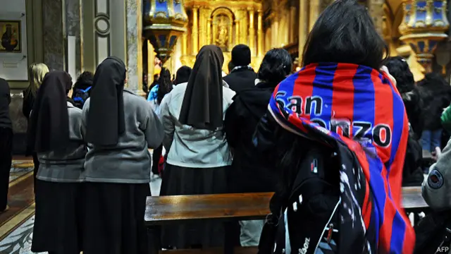 Hincha de San Lorenzo iglesia