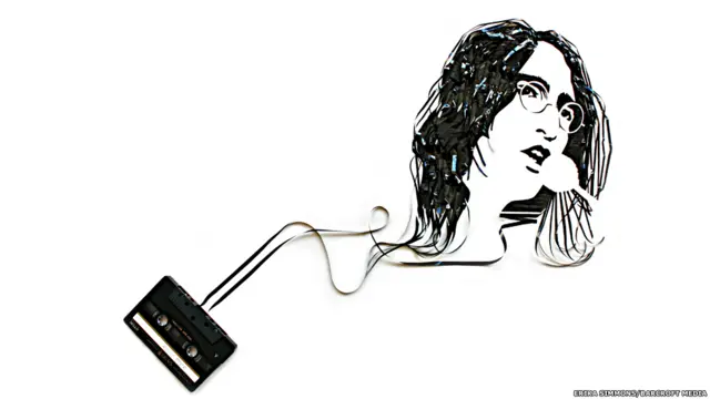 أعدّت إيريكا سيمونز لوحات فنية لعازفين وممثلين مشهورين باستخدام أشرطة قديمة لتسجيل الصوت والفيديو. في هذه اللوحة، صورة الفنان جون لينون.