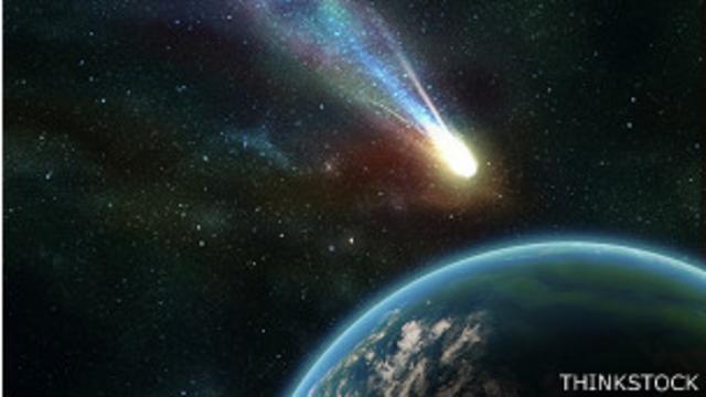 Cometa cerca de la Tierra