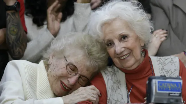 Rosa de Roisimblit y Estela de Carlotto