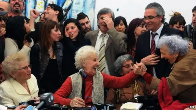  خانم کارلوتو و نوه‌اش هنوز رو در رو با همدیگر ملاقات نکرده‌اند 