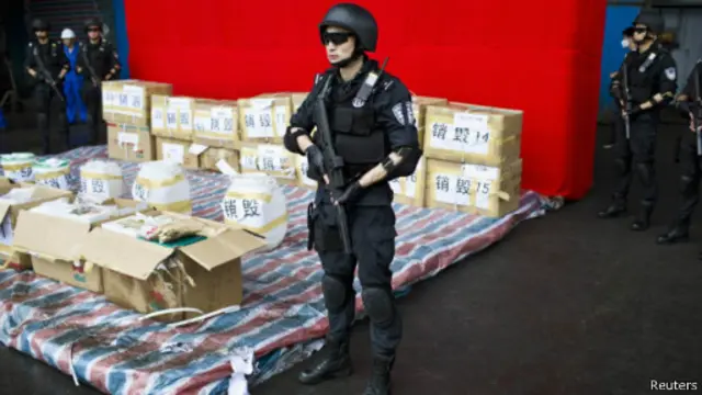 චීනයේ අල්ලා ගත් මත තොගයක් 