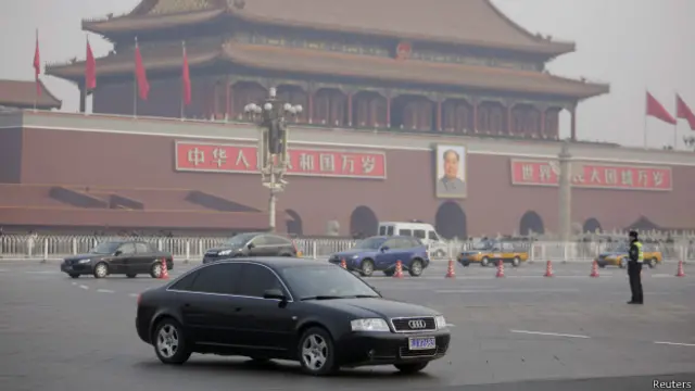 天安门前的奥迪汽车