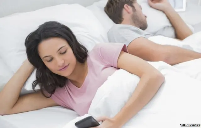 Телефон в постели