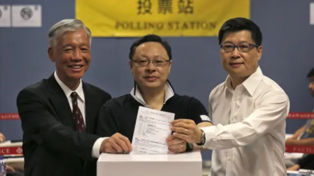 「佔中三子」在「佔中」全民公投啟動儀式上。