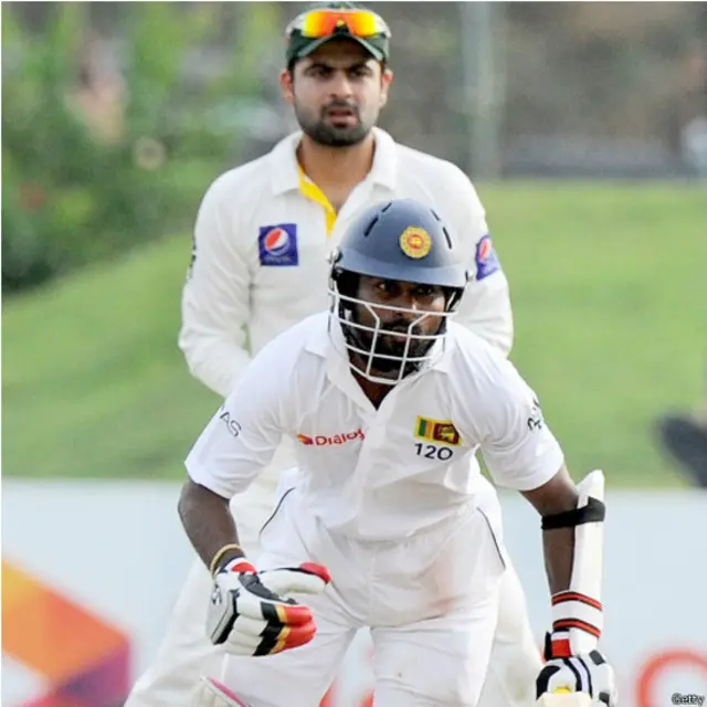 سری لنکا کو پاکستان کی برتری ختم کرنے کے لیے مزید 352 رنز کی ضرورت ہے اور پہلی اننگز میں اس کی نو وکٹیں باقی ہیں۔