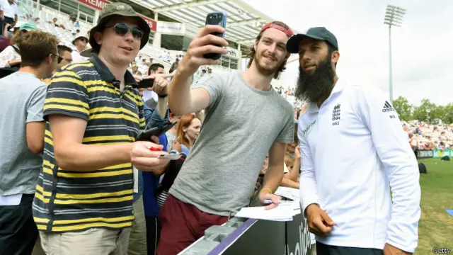 मोईन अली, क्रिकेट, इंग्लैंड