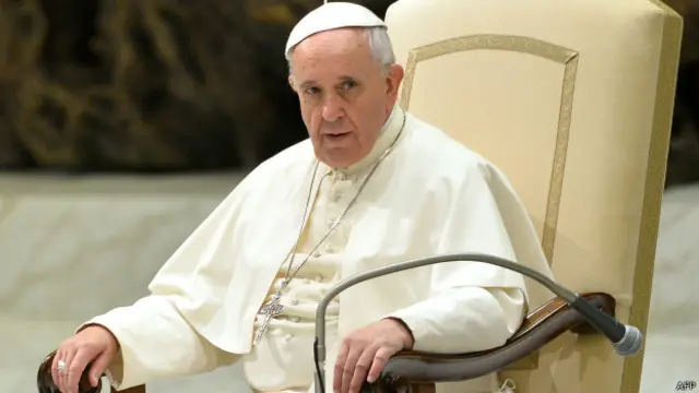 教皇一般会向其专机飞越国家的领导人发送问候,很多人把此视为是中国与梵蒂冈关系向前迈进的一步。