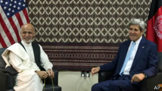 اولین دیدار دیروز آقای کری با آقای احمدزی بود