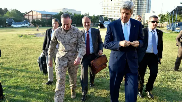 آقای کری می‌کوشد تا بن‌بست به وجود آمده بر سر بازشماری آرا و اعلام نتیجه انتخابات جنجالی ریاست جمهوری افغانستان را بشکند.