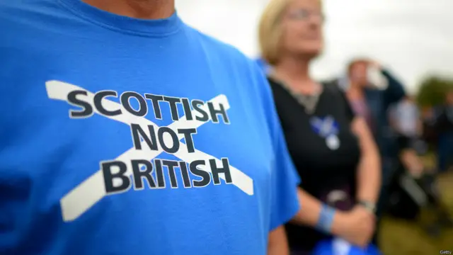 ریفرینڈم میں ووٹ ڈالنے والوں کی تعداد 50 لاکھ کے قریب ہے جبکہ تقریباً 10 لاکھ بیرون ِ ملک رہائش پذیر ہیں۔ 