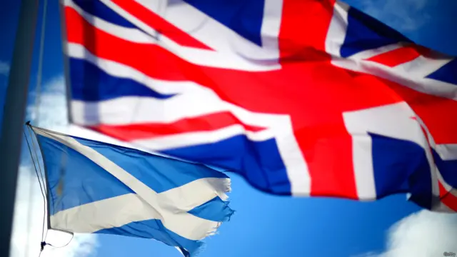 آزادی کی صورت میں برطانیہ کے جھنڈے کی شکل تبدیل ہوجائے گی اور اس میں سے کراس اور نیلا رنگ نکل جائے گا۔