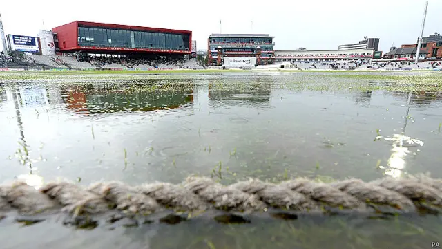 चौथे टेस्ट मैच के दूसरे दिन बारिश