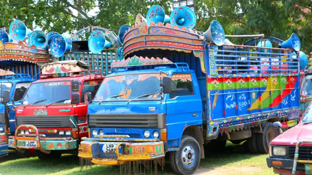 عوامی تحریک کے کارکنان پنجاب سمیت ملک کے مختلف علاقوں سے لاہور آئے ہیں۔