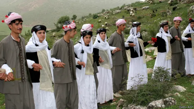 İraqın Dohuk şəhəri: yezidilər icmasının nümayəndələri bayram mərasimlərinə qatılırlar. 