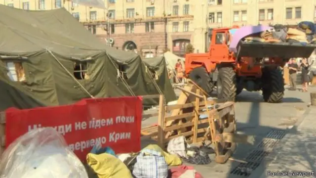 قال عمدة كييف للصحفيين إن شارع كريسكتيك يجب أن يفتح أمام المرور