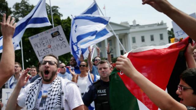 Акци протеста в Вашингтоне как в поддержку Израиля, так и палестинцев