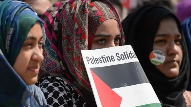 फ़लस्तीनियों के समर्थन में प्रदर्शन