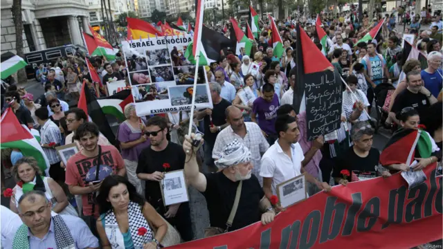 फ़लस्तीनियों के समर्थन में प्रदर्शन