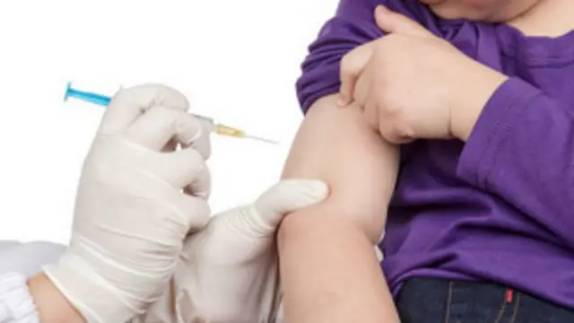 La tasa de vacunación ha caído en partes de países desarrollados.