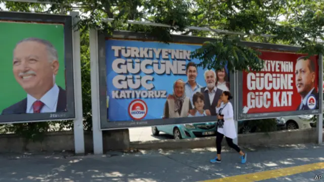 المرة الاولى التي تجرى فيها الانتخابات الرئاسة بشكل مباشر بعد ان كان البرلمان يتولي اختيار الرئيس.