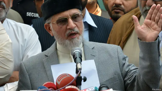 تھانہ فیصل ٹاؤن میں طاہر القادری کے خلاف کارِ سرکار میں مداخلت اور عوام میں انتشار پھیلانے کے دو مقدمات پہلے ہی درج ہیں