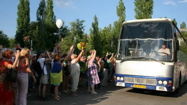 Миколаївці зустрічають військових 